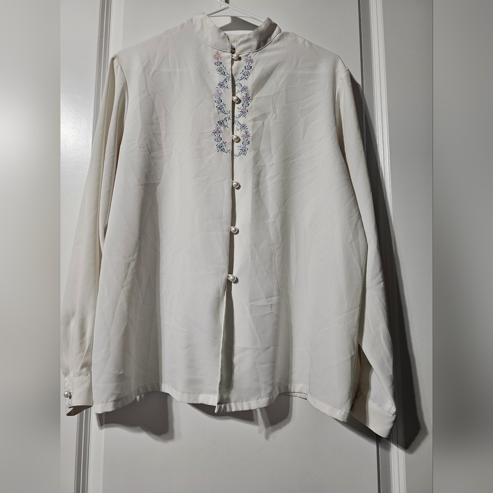 Koret White Button Down Shirt with Blue Embroidery